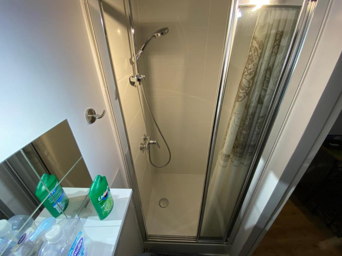 Sympathique Logement En Rez-De-Chausse, De 21M 2 بوفيه المظهر الخارجي الصورة